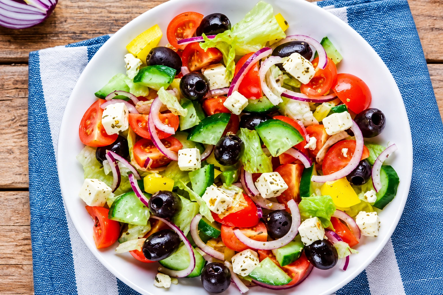 Graikiškos daržovių salotos su feta